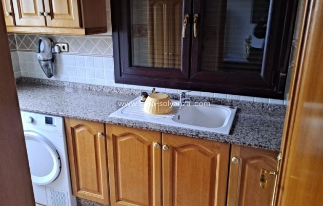 Resale - Villa - Hondón de las Nieves - Inland