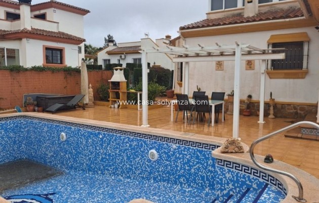 Resale - Villa - Hondón de las Nieves - Inland