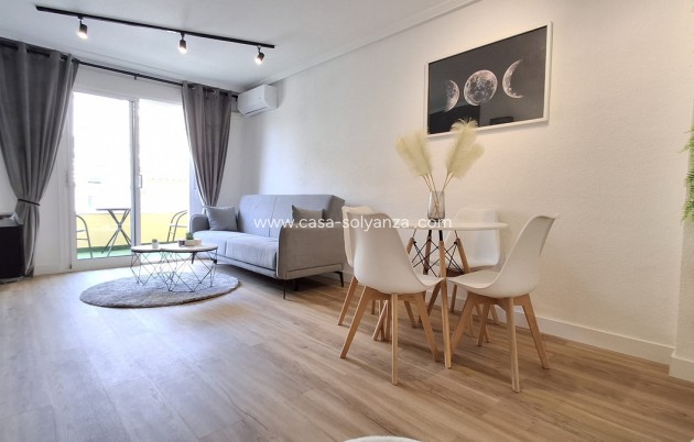 Resale - Apartment / flat - Torrevieja - Torrevieja Centro