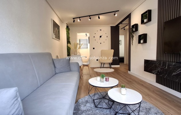 Resale - Apartment / flat - Torrevieja - Torrevieja Centro