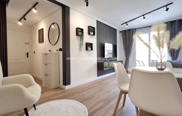 Resale - Apartment / flat - Torrevieja - Torrevieja Centro
