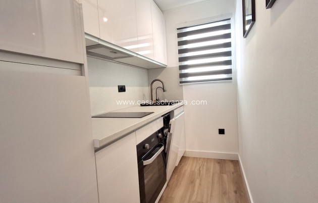 Resale - Apartment / flat - Torrevieja - Torrevieja Centro