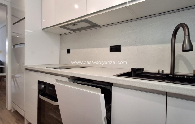 Resale - Apartment / flat - Torrevieja - Torrevieja Centro