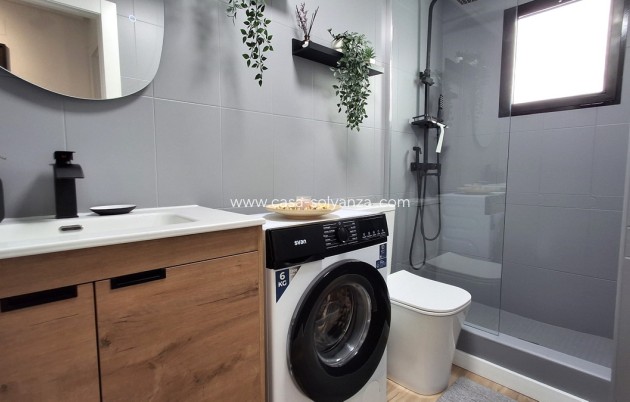 Resale - Apartment / flat - Torrevieja - Torrevieja Centro
