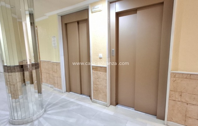 Resale - Apartment / flat - Torrevieja - Torrevieja Centro