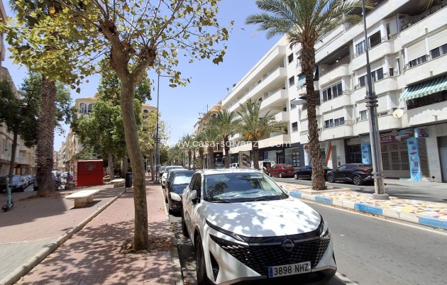 Resale - Apartment / flat - Torrevieja - Torrevieja Centro