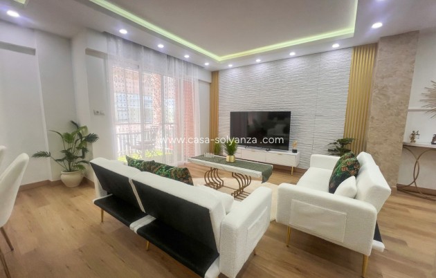 Resale - Apartment / flat - Torrevieja - Torrevieja Centro