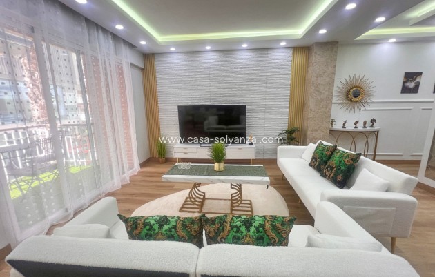 Resale - Apartment / flat - Torrevieja - Torrevieja Centro