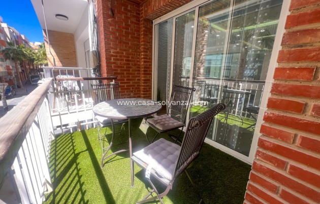 Resale - Apartment / flat - Torrevieja - Torrevieja Centro