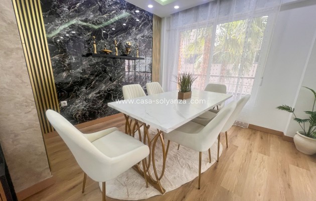 Resale - Apartment / flat - Torrevieja - Torrevieja Centro