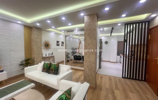 Resale - Apartment / flat - Torrevieja - Torrevieja Centro