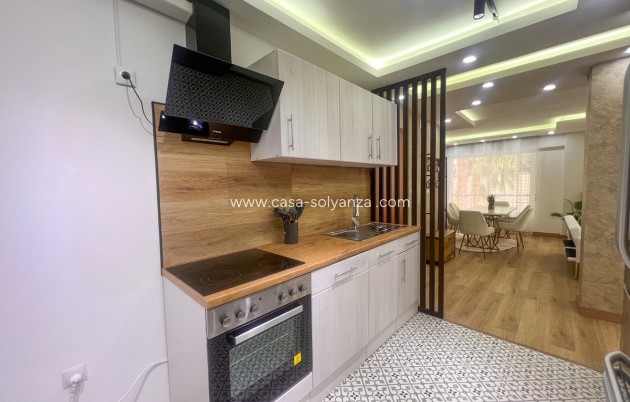 Resale - Apartment / flat - Torrevieja - Torrevieja Centro