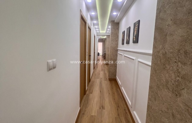 Resale - Apartment / flat - Torrevieja - Torrevieja Centro