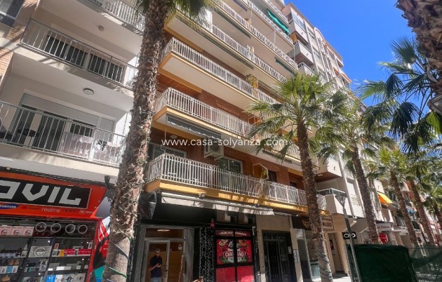 Resale - Apartment / flat - Torrevieja - Torrevieja Centro