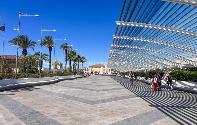 Resale - Apartment / flat - Torrevieja - Torrevieja Centro