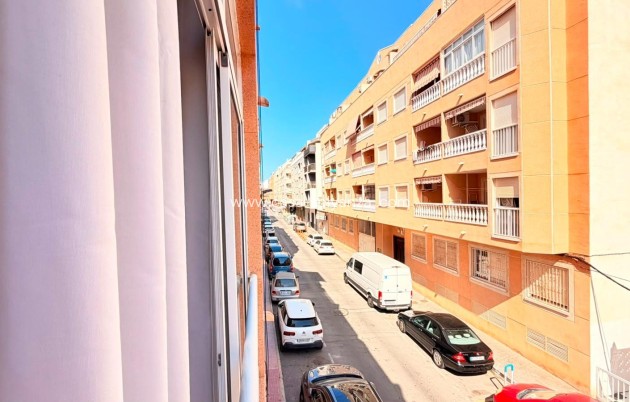 Resale - Apartment / flat - Torrevieja - Playa del Cura