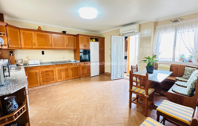 Resale - Apartment / flat - Torrevieja - Center