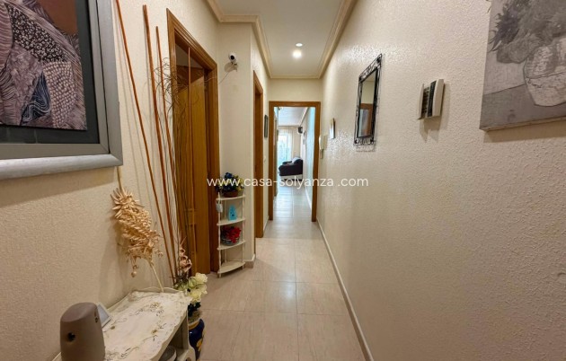 Resale - Apartment / flat - Torrevieja - Estacion Autobuses