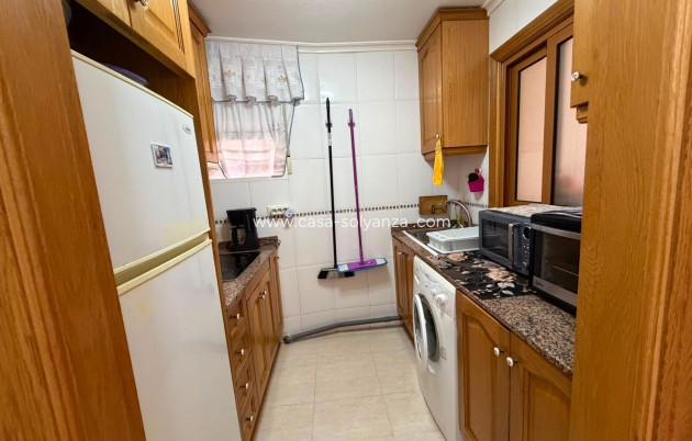 Resale - Apartment / flat - Torrevieja - Estacion Autobuses