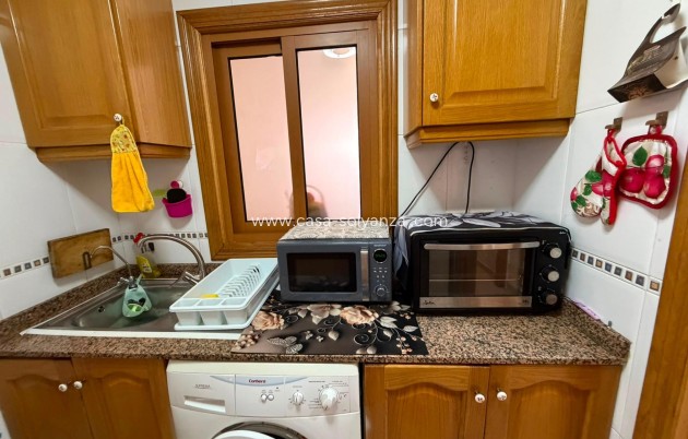 Resale - Apartment / flat - Torrevieja - Estacion Autobuses