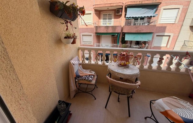 Resale - Apartment / flat - Torrevieja - Estacion Autobuses