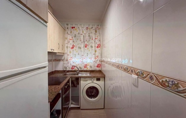 Herverkoop - Appartement / flat - Torrevieja - Estacion Autobuses