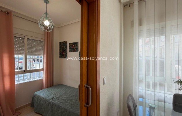 Herverkoop - Appartement / flat - Torrevieja - Estacion Autobuses