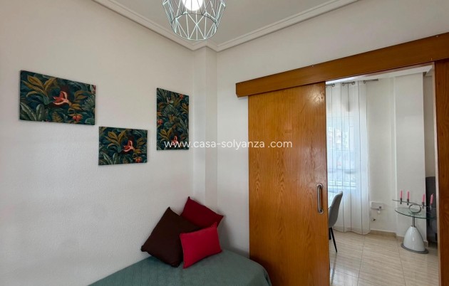 Herverkoop - Appartement / flat - Torrevieja - Estacion Autobuses
