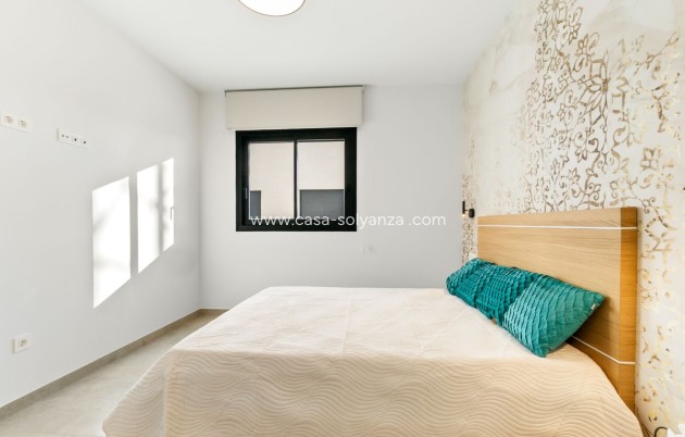 Resale - Apartment / flat - Torrevieja - Torrevieja Centro