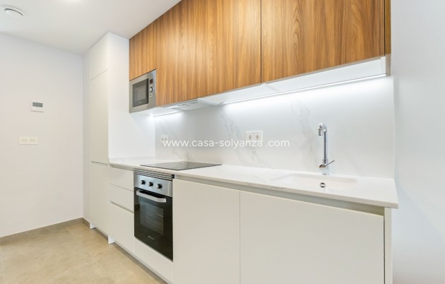Resale - Apartment / flat - Torrevieja - Torrevieja Centro