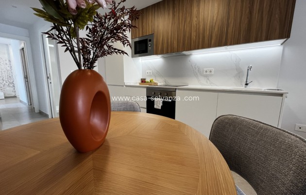 Resale - Apartment / flat - Torrevieja - Torrevieja Centro