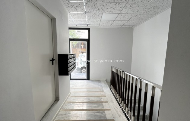 Resale - Apartment / flat - Torrevieja - Torrevieja Centro