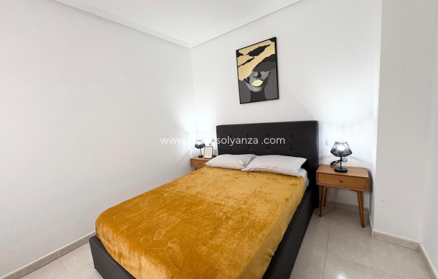 Resale - Apartment / flat - Torrevieja - Torrevieja Centro