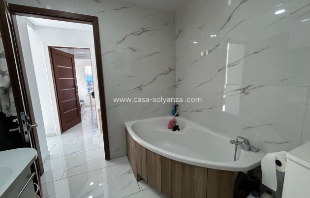 Revente - Appartement - Torrevieja - Torrevieja Centro
