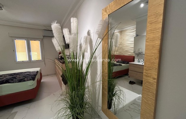 Reventa - Apartamento / piso - Torrevieja - Torrevieja Centro