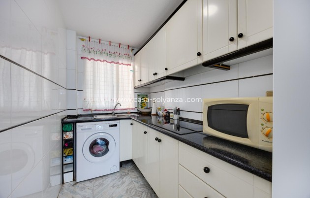Resale - Apartment / flat - Torrevieja - Torrevieja Centro