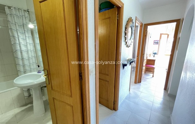 Alquiler a largo plazo - Apartamento / piso - Torrevieja - Playa De Los Naufragos