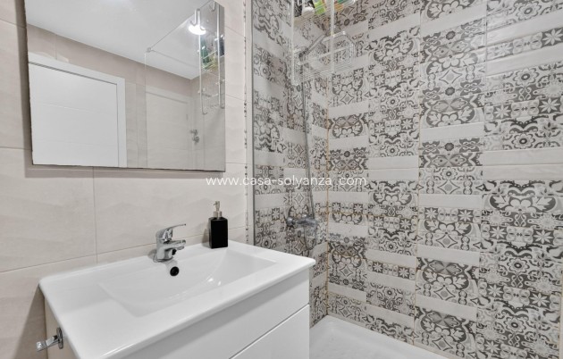 Resale - Apartment / flat - Torrevieja - Playa del Cura
