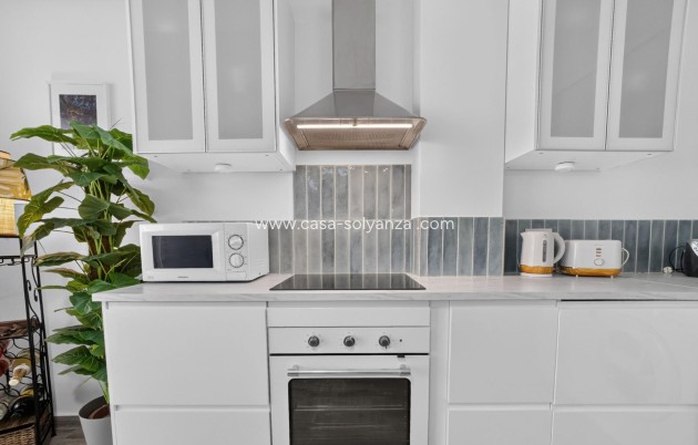 Resale - Apartment / flat - Torrevieja - Playa del Cura