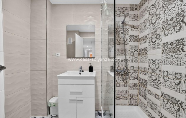 Resale - Apartment / flat - Torrevieja - Playa del Cura