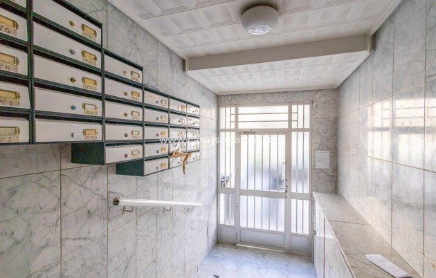 Resale - Apartment / flat - Torrevieja - Acequion