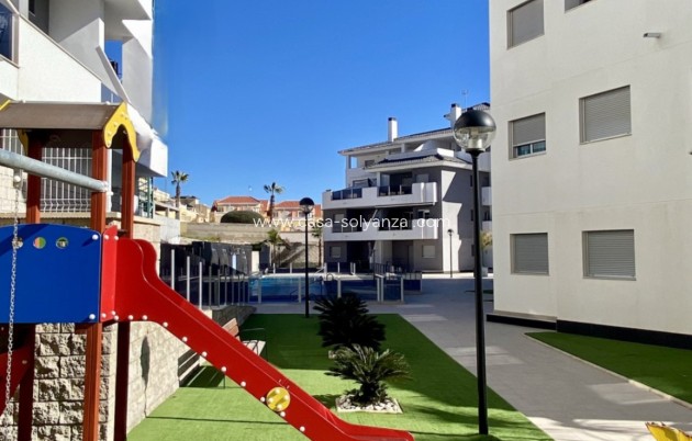 Resale - Apartment / flat - Orihuela - Villamartin