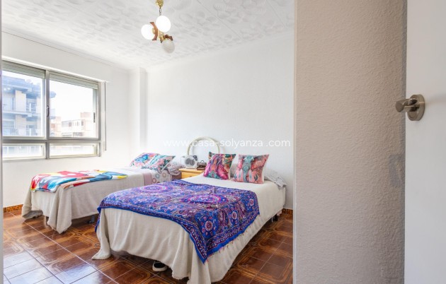 Resale - Apartment / flat - Torrevieja - Acequion