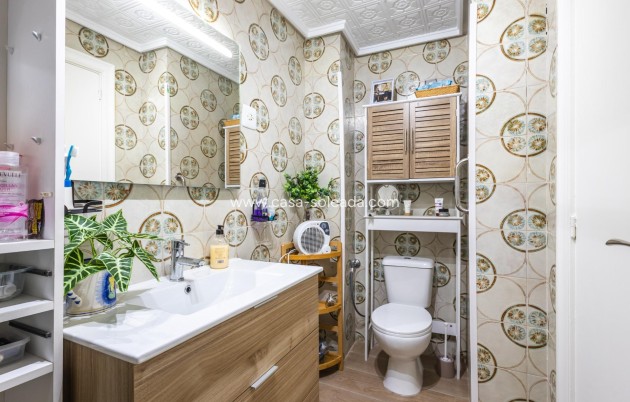 Resale - Apartment / flat - Torrevieja - Acequion