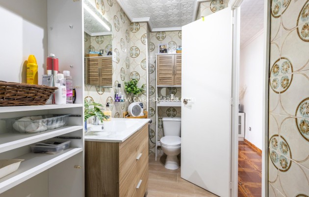 Resale - Apartment / flat - Torrevieja - Acequion