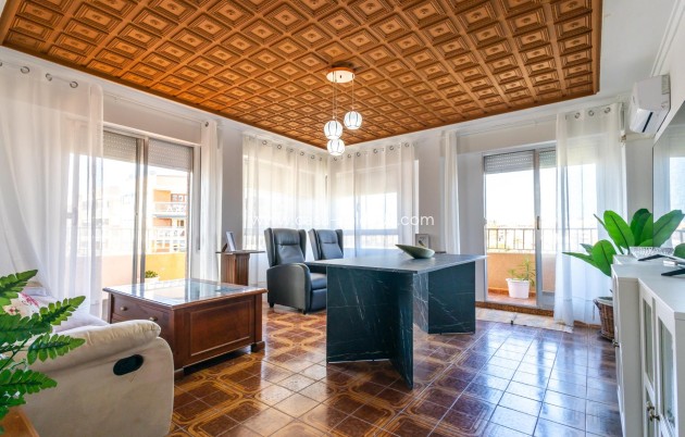 Resale - Apartment / flat - Torrevieja - Acequion