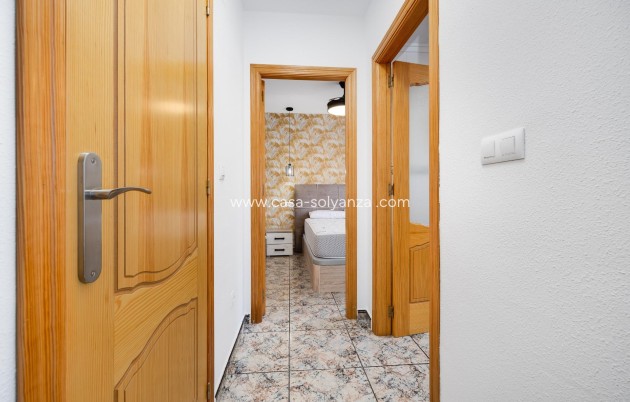 Resale - Apartment / flat - Torrevieja - Playa De Los Naufragos