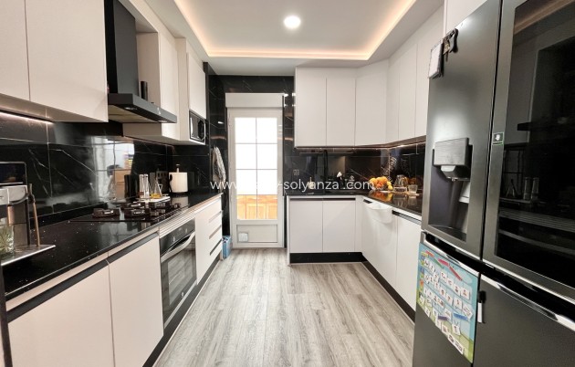 Resale - Townhouse - Villamartin - Costa Blanca
