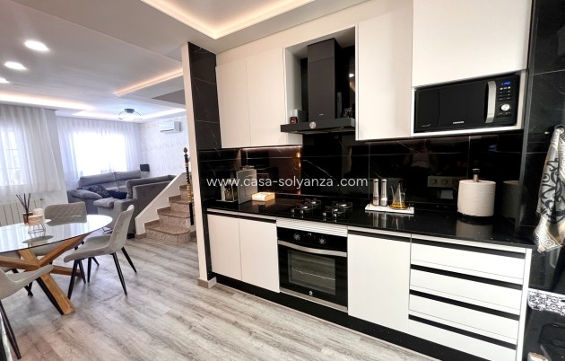 Resale - Townhouse - Villamartin - Costa Blanca