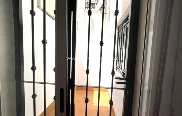 Herverkoop - Bungalow - Torrevieja - Los Balcones